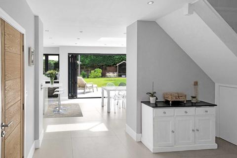 Astra Cottage Rosebery Road, Tokers Green, Reading, RG4 9EL