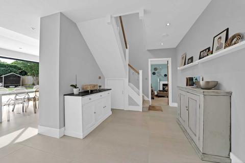 Astra Cottage Rosebery Road, Tokers Green, Reading, RG4 9EL