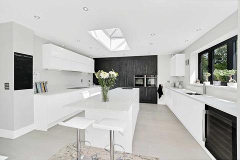 Astra Cottage Rosebery Road, Tokers Green, Reading, RG4 9EL