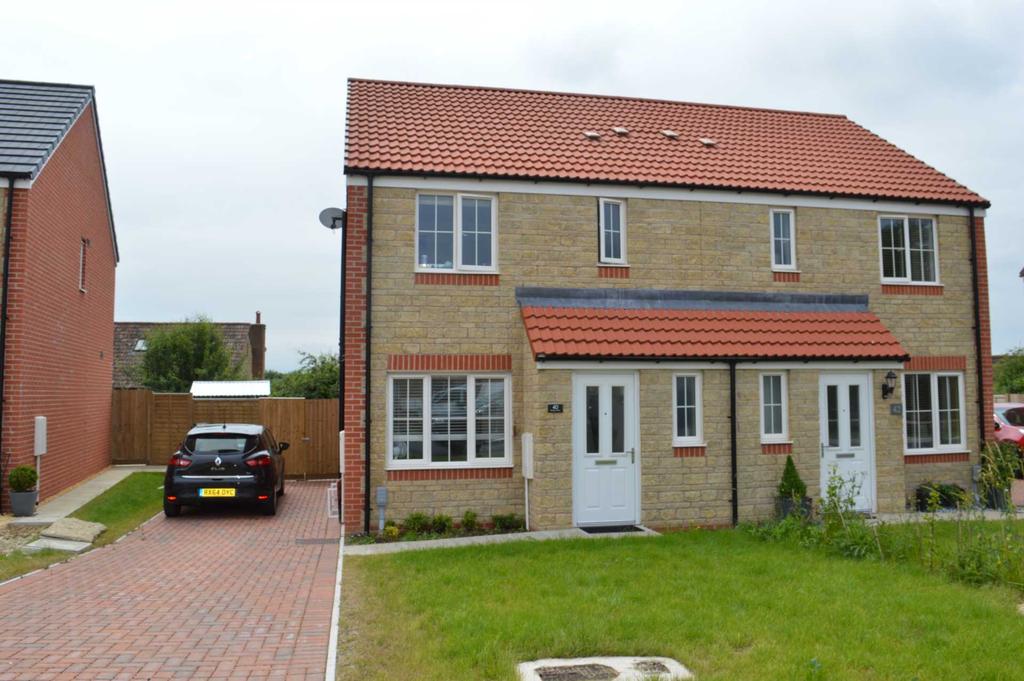 Wrag View, Highworth 3 bed semidetached house £1,275 pcm (£294 pw)
