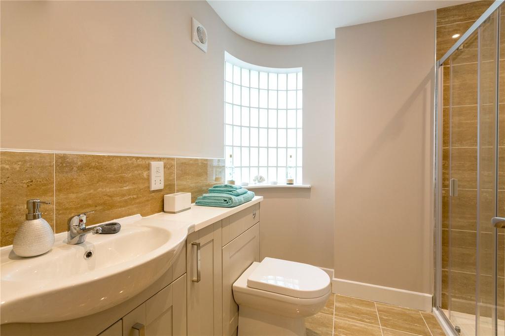 Main Ensuite