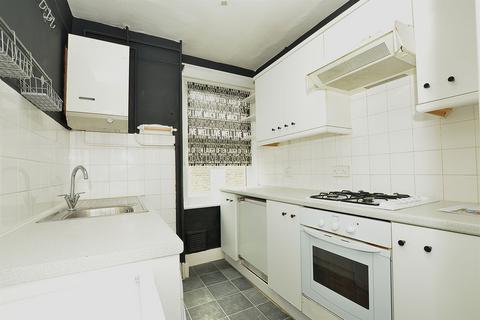 2 bedroom apartment to rent, Chigwell Road, South Woodford, E18