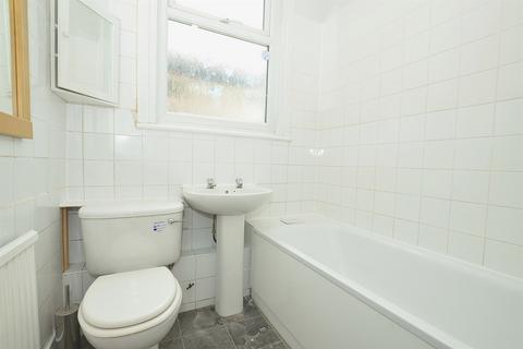 2 bedroom apartment to rent, Chigwell Road, South Woodford, E18