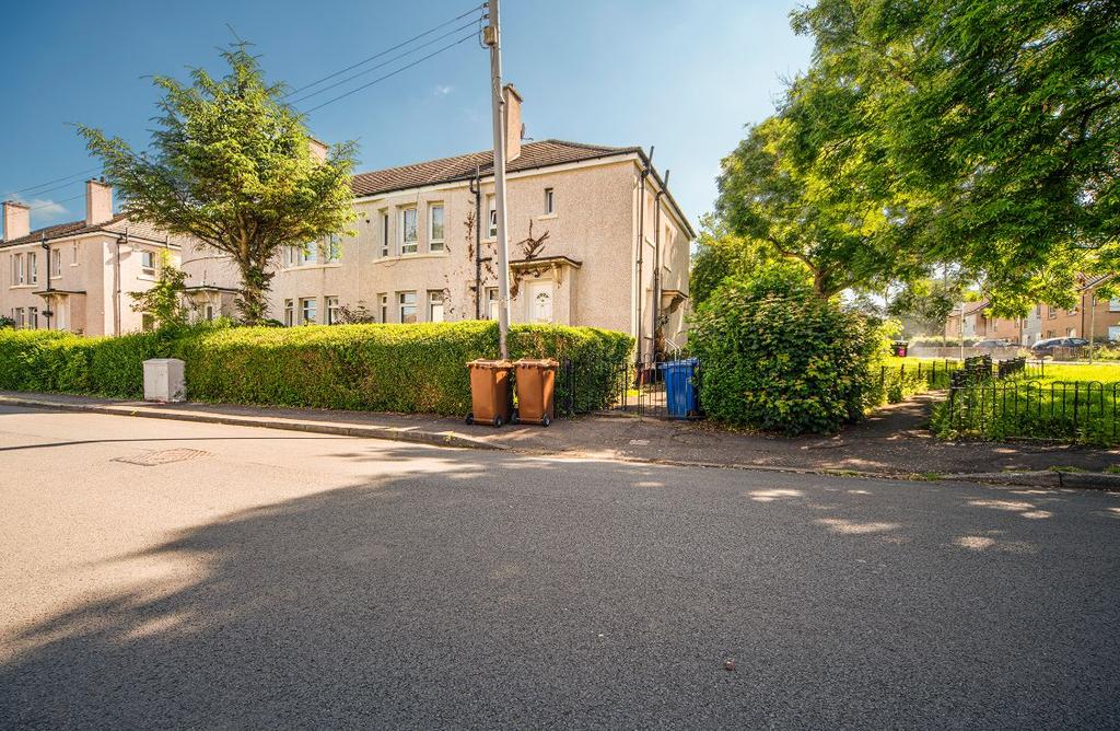 Rotherwood Avenue, Glasgow 3 bed apartment £115,000