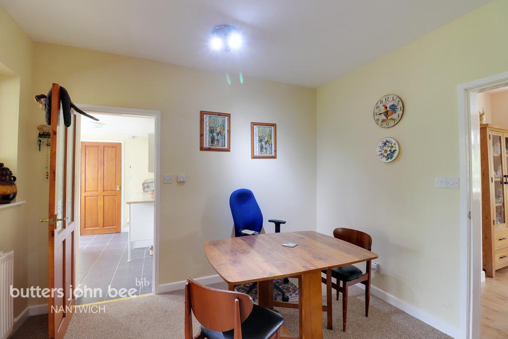 Mill Lane, Nantwich 2 bed semidetached house £250,000