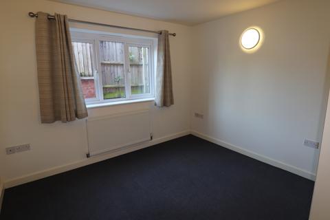 2 bedroom flat to rent - Brookfield Road, Northampton NN2