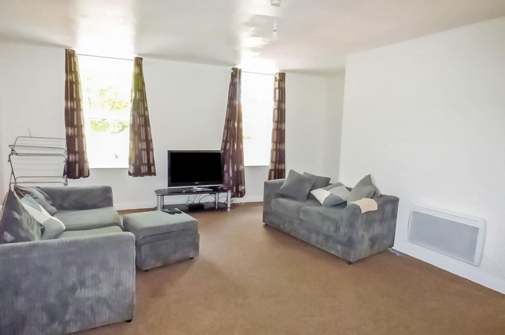 Albion Road, North Shields, Tyne and Wear, NE30 2RJ 2 bed flat £450