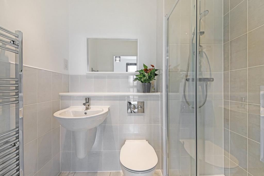 Bedroom 1 Ensuite