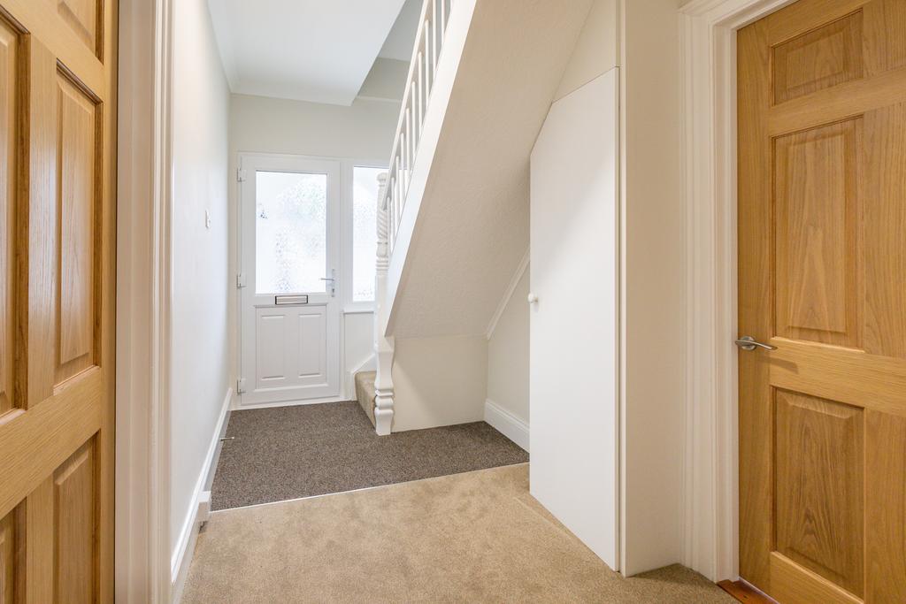 Les Croutes, St. Peter Port, Guernsey 4 bed detached house £2,650 pcm