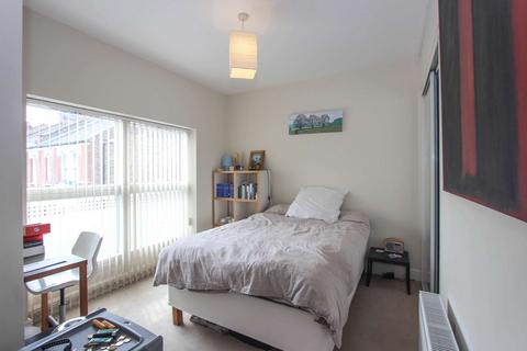 2 bedroom flat to rent, Alberta Street, Kennington, London