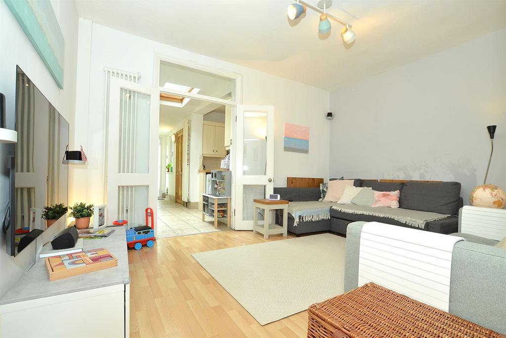 Tower Hamlets Road, Walthamstow, E17 3 bed house £1,795 pcm (£414 pw)