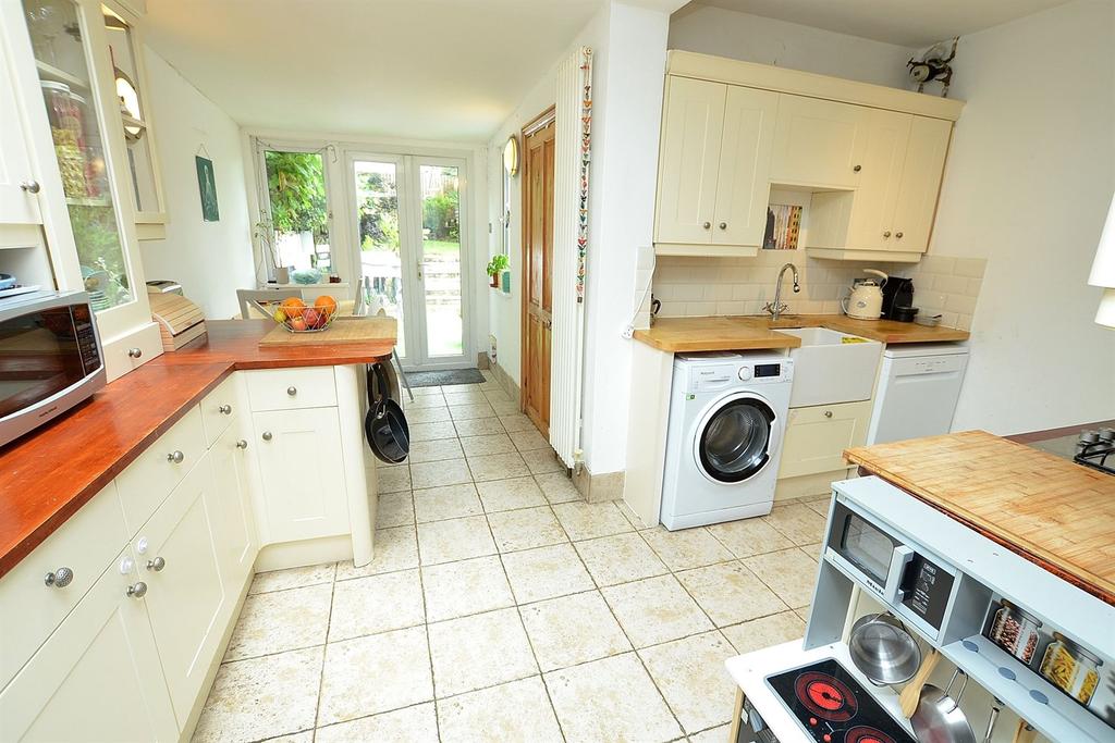 Tower Hamlets Road, Walthamstow, E17 3 bed house £1,795 pcm (£414 pw)
