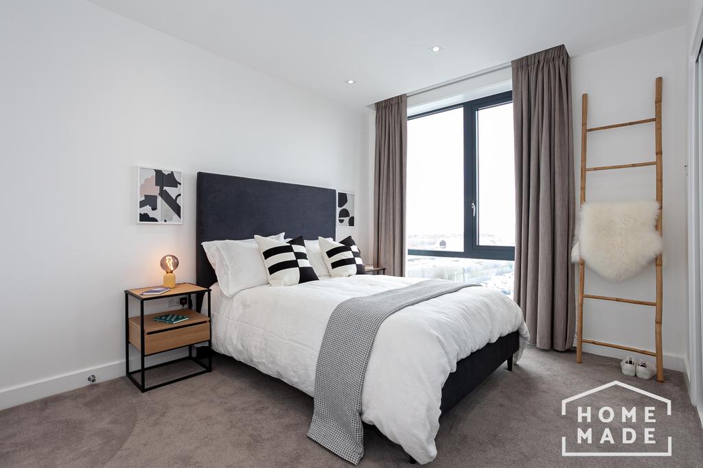 1bed show (2)-min.jpg