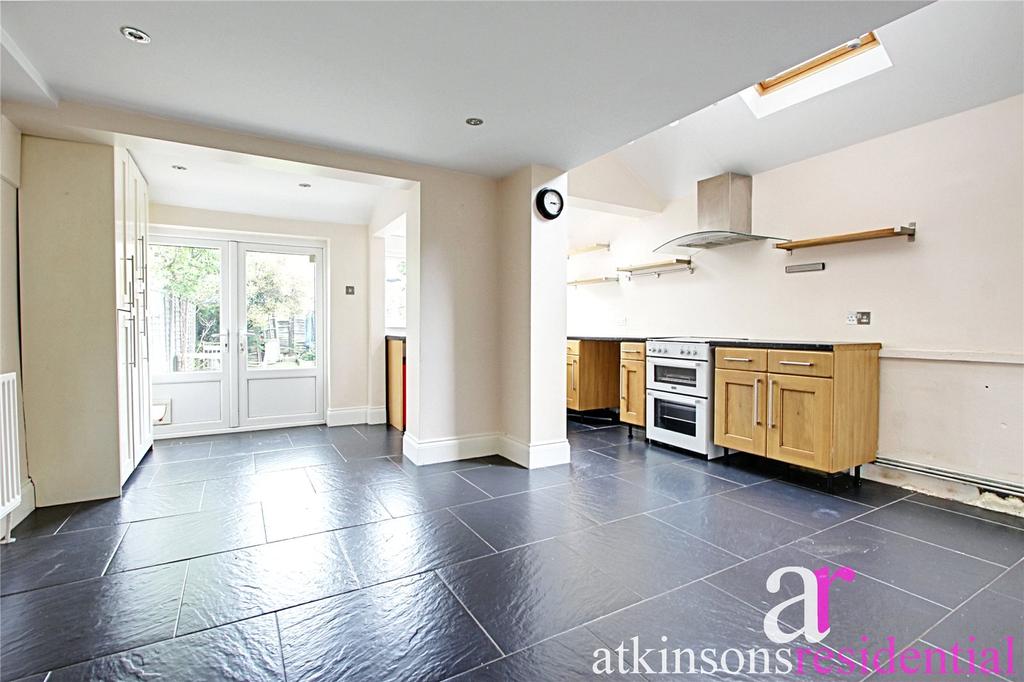Gresham Close, Enfield, EN2 5 bed end of terrace house £1,900 pcm (£438 pw)