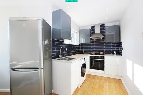 2 bedroom flat to rent, Felix Place, London, SW2 1PD