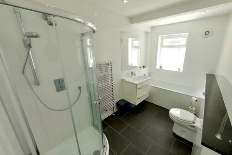 173 Coppermill Road, Wraysbury, Staines, TW19 5NX