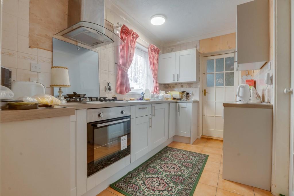 Pear Tree Avenue, Bramley 3 bed semidetached house £150,000