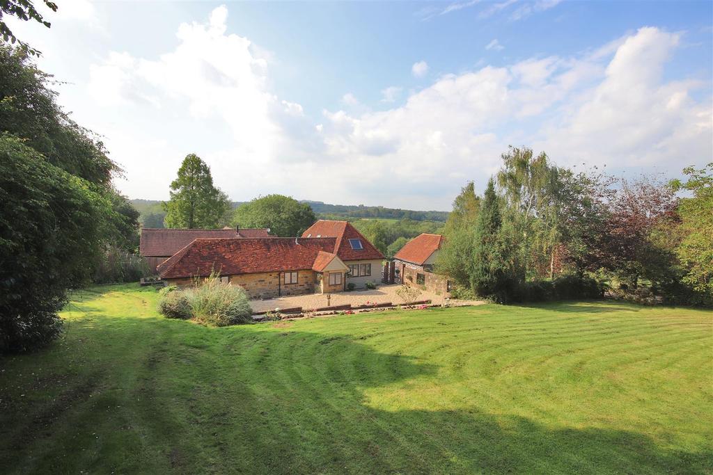 Boars Head, Crowborough, East Sussex... 3 bed detached house £895,000