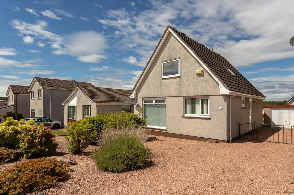36 Cedar Place, Perth, PH1 3 bed detached house - £235,000