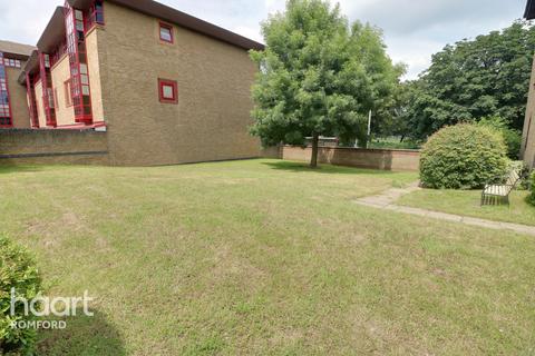 Flat 10, Verity House Cotleigh Road, Romford, RM7 9AE