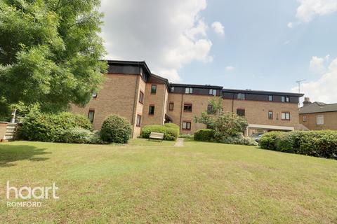 Flat 10, Verity House Cotleigh Road, Romford, RM7 9AE