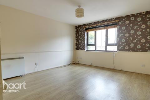 Flat 10, Verity House Cotleigh Road, Romford, RM7 9AE