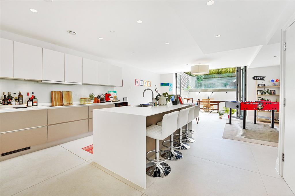 Kitchen / Dining