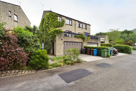 24 Chew Brook Drive, Greenfield, Oldham, OL3 7PD