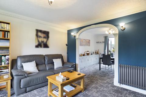 24 Chew Brook Drive, Greenfield, Oldham, OL3 7PD