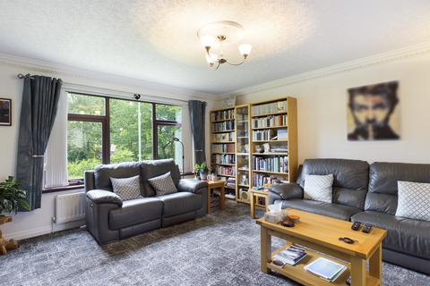 24 Chew Brook Drive, Greenfield, Oldham, OL3 7PD