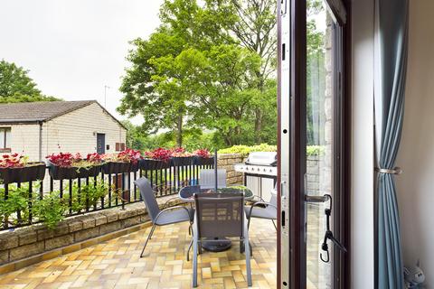 24 Chew Brook Drive, Greenfield, Oldham, OL3 7PD