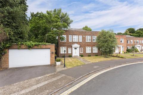 4 bedroom detached house to rent, Tellisford, Esher, Surrey, KT10