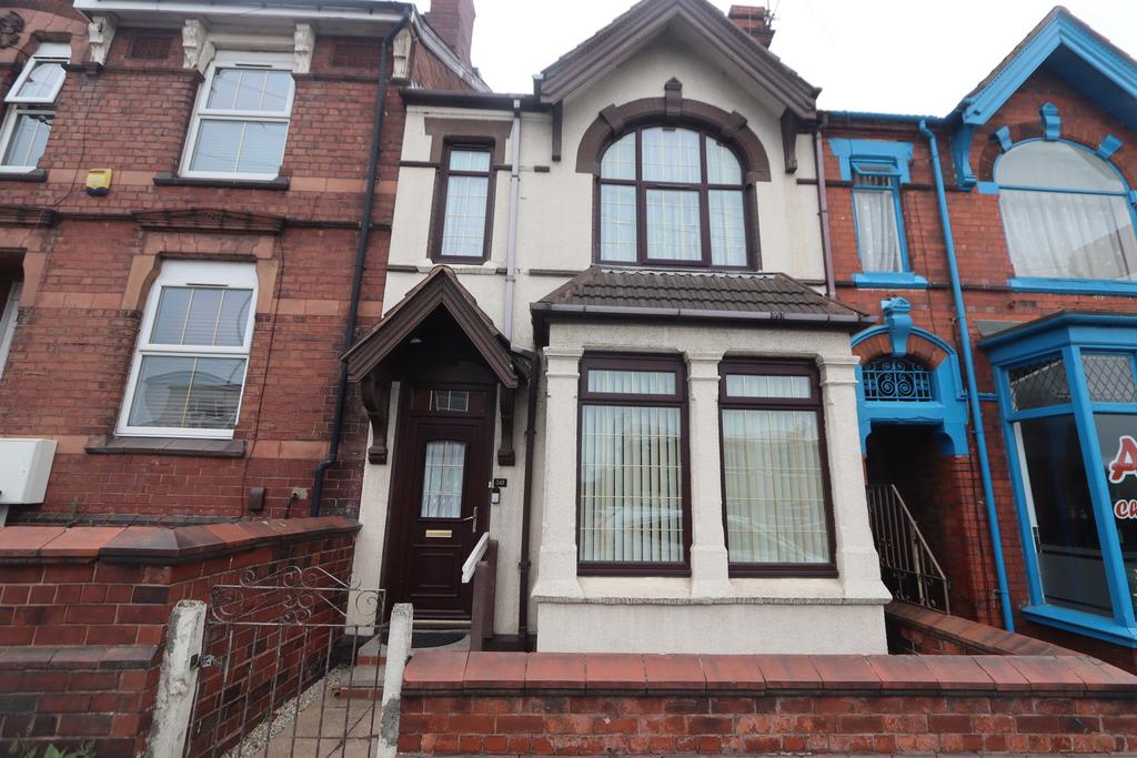 Stourbridge Road, Dudley 3 bed terraced house £155,000