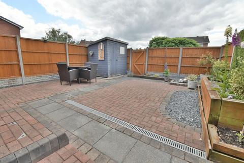 20 Glamis Close, Stretton, Burton-on-trent, DE13 0HX