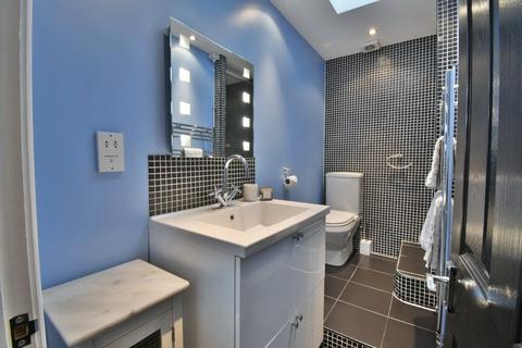 20 Glamis Close, Stretton, Burton-on-trent, DE13 0HX
