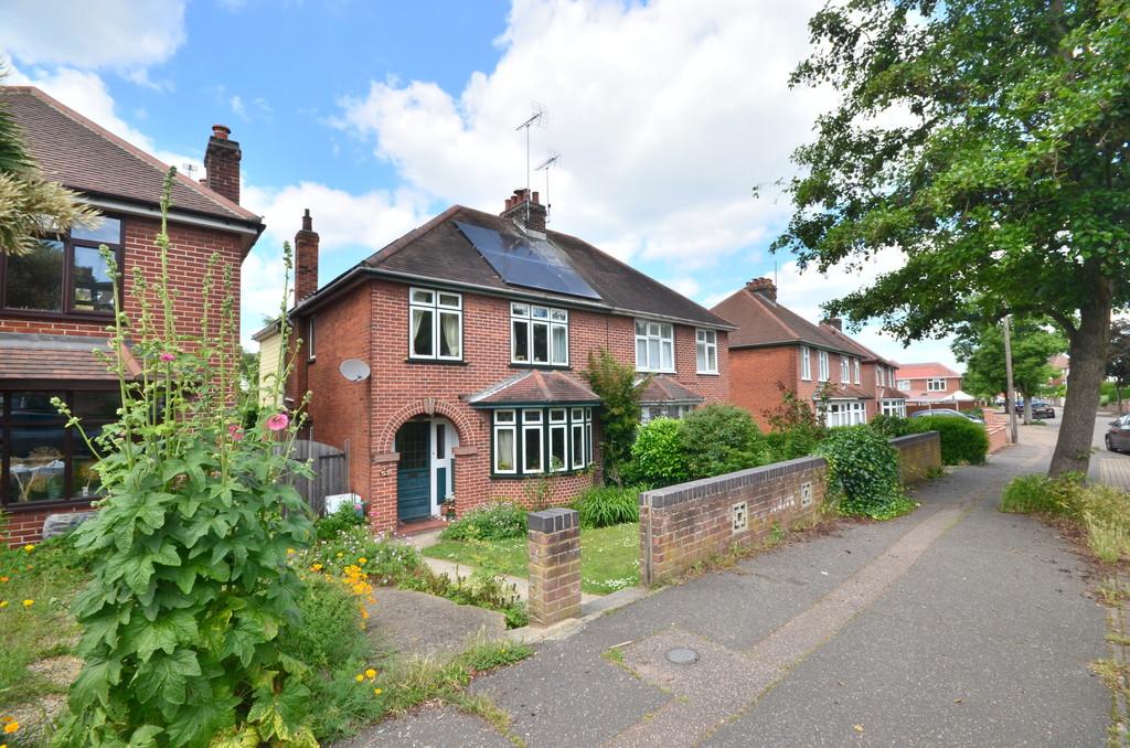 Rosebery Avenue, Colchester, CO1 2UP 4 bed semidetached house £375,000