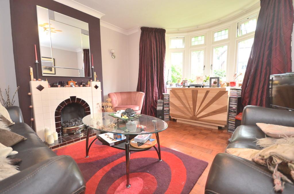 Rosebery Avenue, Colchester, CO1 2UP 4 bed semidetached house £375,000