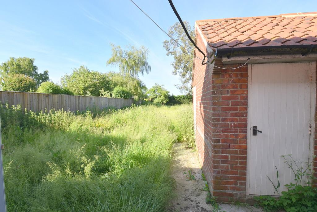 Owls Green, Dennington, IP13 8BY 3 bed semidetached house £220,000