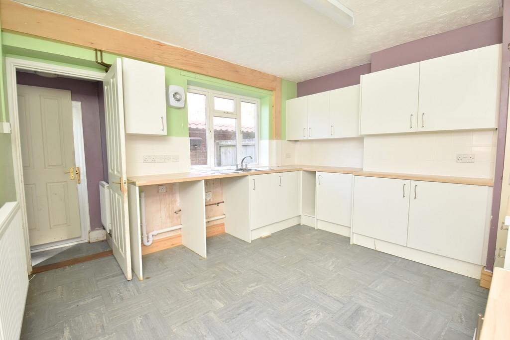 Owls Green, Dennington, IP13 8BY 3 bed semidetached house £220,000