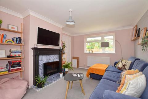 6 Elm Close, Epping Green, Epping, CM16 6PT