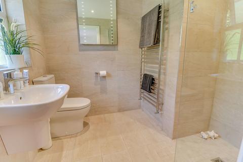 8 Ashby Court, Solihull, B91 3YU