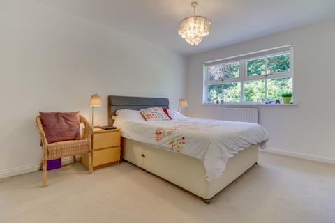 8 Ashby Court, Solihull, B91 3YU