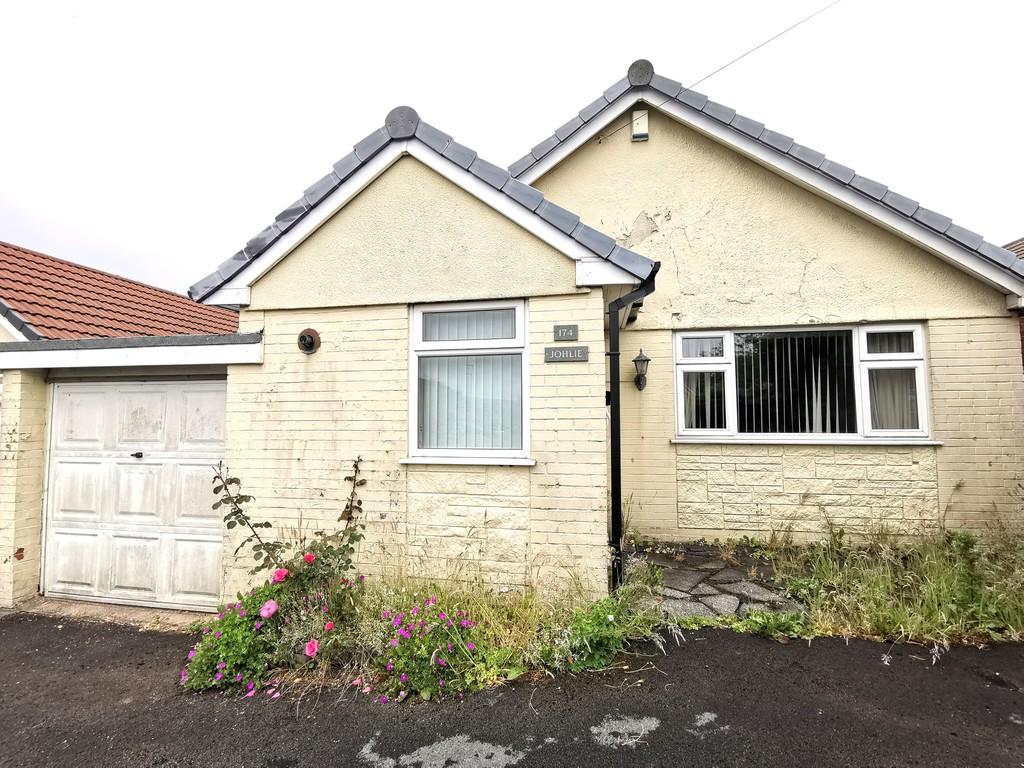 Marsh House Lane, Darwen 2 bed detached bungalow £120,000