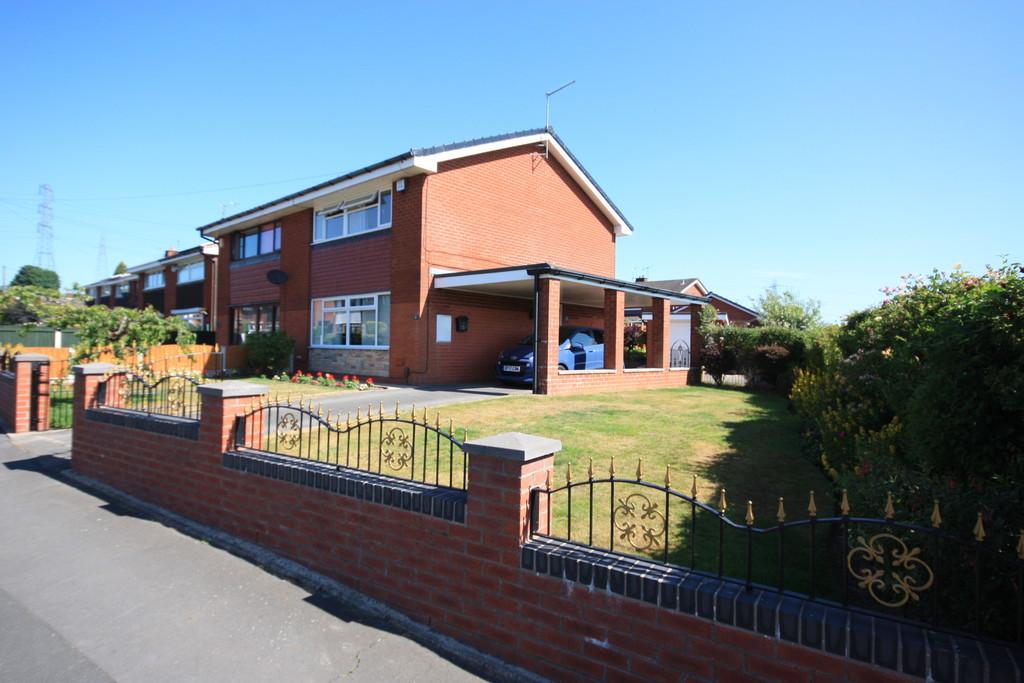Hollington Drive, Wedgwood Farm... 3 bed semidetached house £190,000