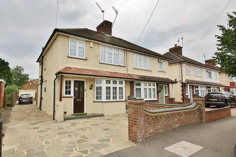 123 Rydens Way, Woking, GU22 9DG