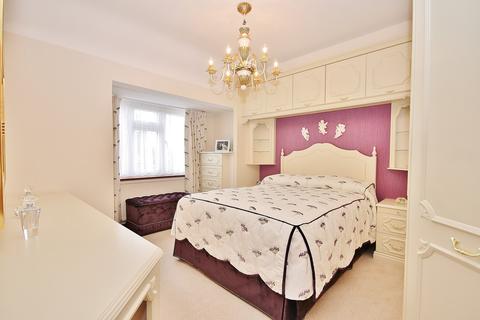 123 Rydens Way, Woking, GU22 9DG