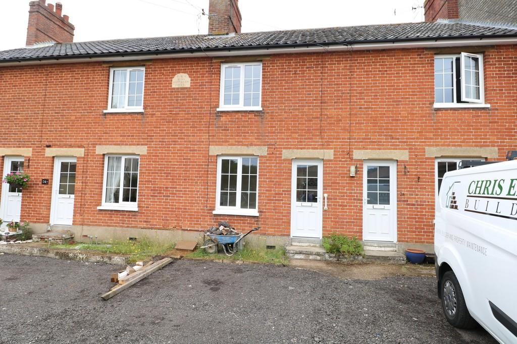 Mission Road, Diss 2 bed terraced house £700 pcm (£162 pw)