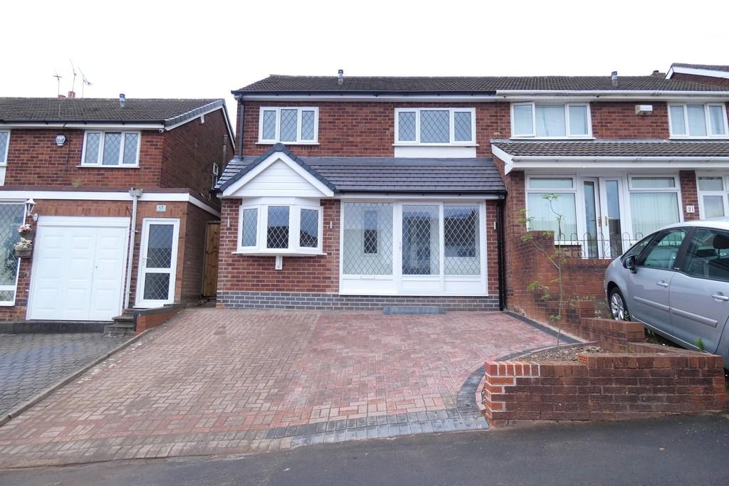 Dunbar Grove, Great Barr, Birmingham 3 bed semidetached house £240,000