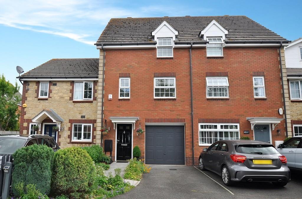 Longtown Grove, Newport 3 bed terraced house £235,000