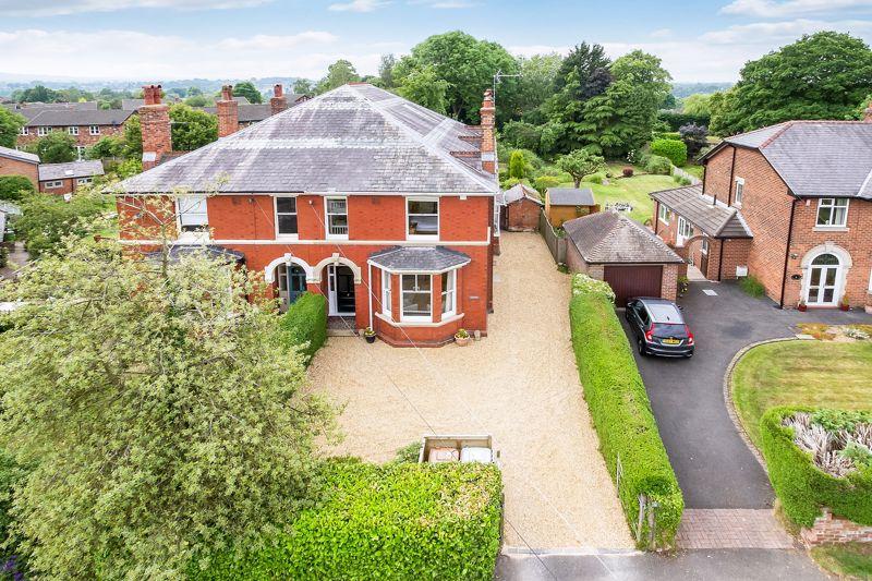Giantswood Lane, Congleton 5 bed semidetached house £500,000